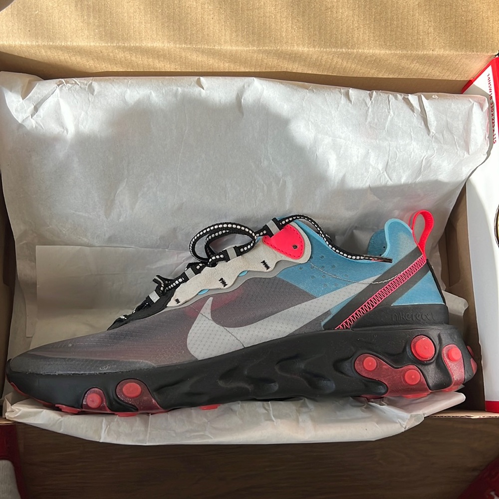 NIKE REACT ELEMENTS 87 BRAND NEW NEVER WORN SZ 10.5